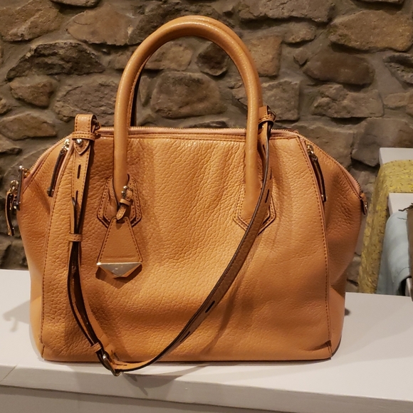 Handbag - Picture 8 of 8